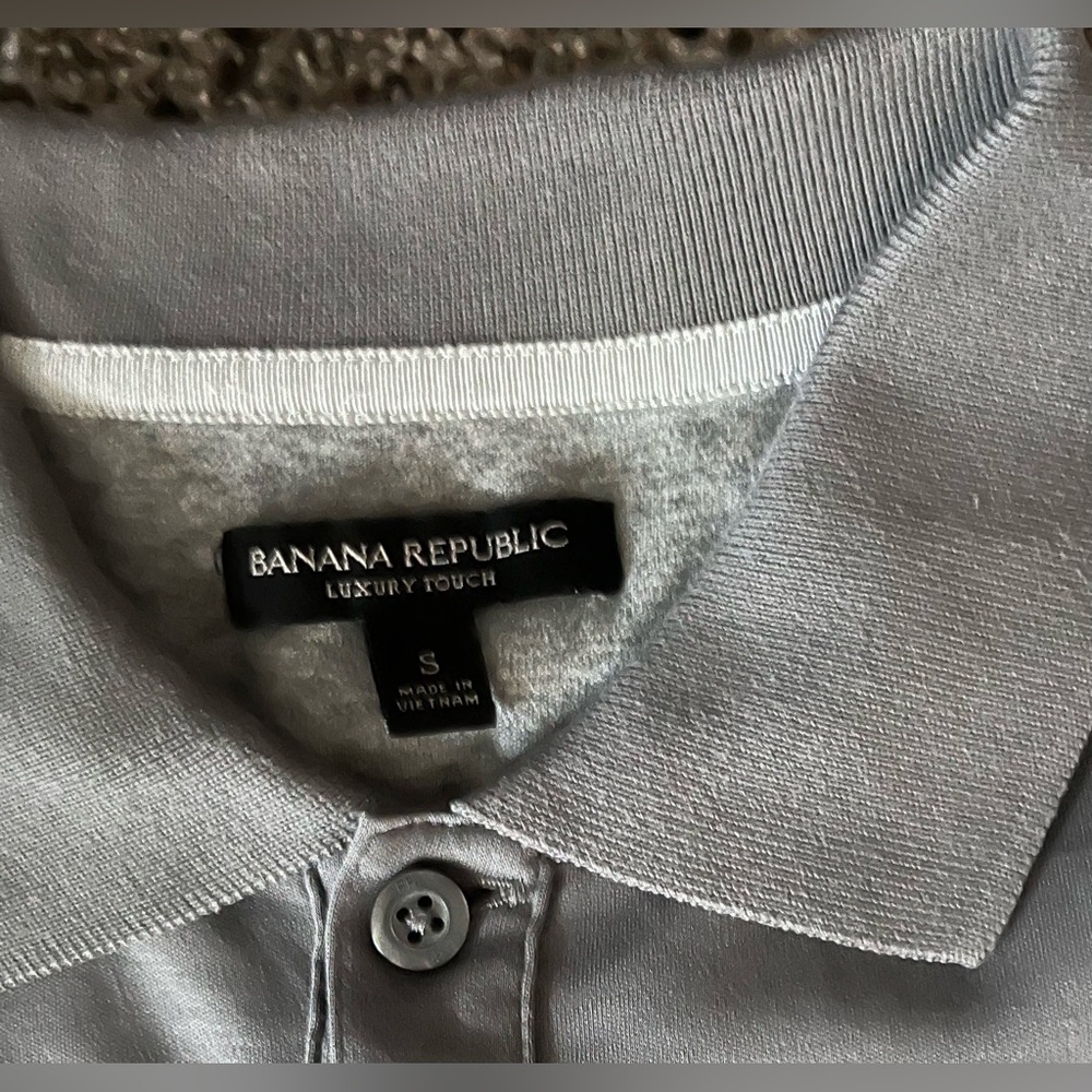LIKE NEW Banana Republic Luxury touch gray polo t-shirt